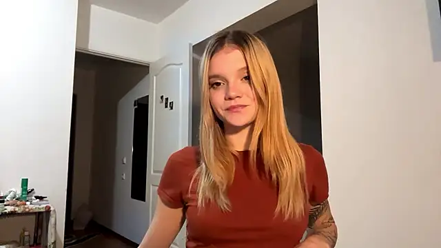 Snapshot of Tiffany_Muse chatting on February 3, 2026, 2:53 am Tiffany Muse online show from February 3, 2026, 2:53 am