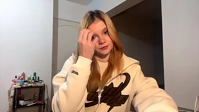 Snapshot of Tiffany_Muse chatting on February 6, 2026, 12:59 am Tiffany Muse online show from February 6, 2026, 12:59 am