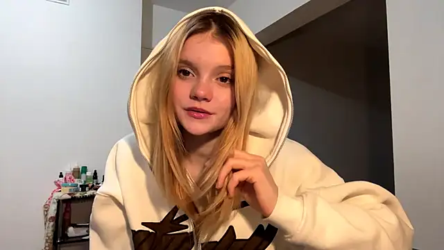 Snapshot of Tiffany_Muse chatting on February 7, 2026, 1:09 am Tiffany Muse online show from February 7, 2026, 1:09 am