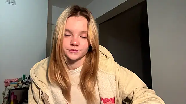 Snapshot of Tiffany_Muse chatting on February 18, 2026, 11:01 pm Tiffany Muse online show from February 18, 2026, 11:01 pm