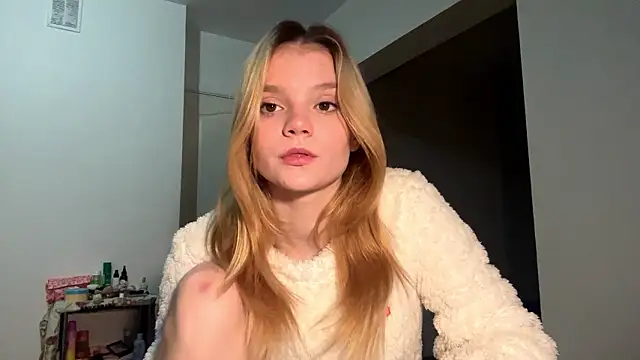 Snapshot of Tiffany_Muse chatting on February 19, 2026, 11:01 pm Tiffany Muse online show from February 19, 2026, 11:01 pm