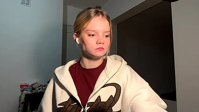 Snapshot of Tiffany_Muse chatting on February 25, 2026, 11:03 pm Tiffany Muse online show from February 25, 2026, 11:03 pm