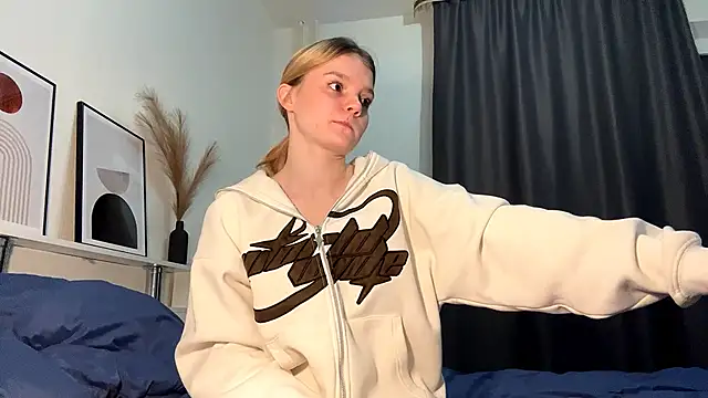 Snapshot of Tiffany_Muse chatting on February 26, 2026, 11:04 pm Tiffany Muse online show from February 26, 2026, 11:04 pm