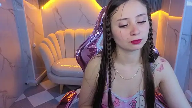 Ariana18 b online show from May 21, 2026, 1:07 pm