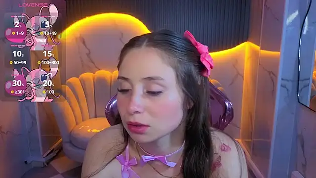 Ariana18 b online show from May 26, 2026, 1:07 pm