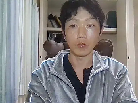 Snapshot of K0U-123 chatting on April 8, 2026, 1:44 pm K0U-123 online show from April 8, 2026, 1:44 pm