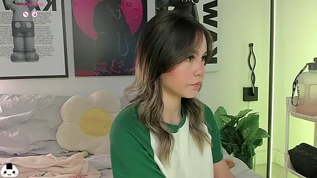 Hey lucy   online show from April 1, 2026, 11:22 am