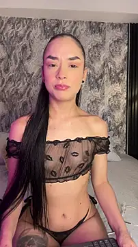 Snapshot of Mialarouse chatting on February 3, 2026, 7:19 pm Mialarouse online show from February 3, 2026, 7:19 pm