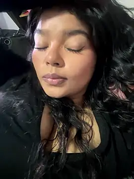 Snapshot of moonhelen chatting on April 1, 2026, 10:07 pm moonhelen online show from April 1, 2026, 10:07 pm