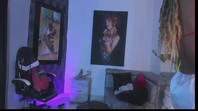 Ciara HotTs online show from April 13, 2026, 11:37 am