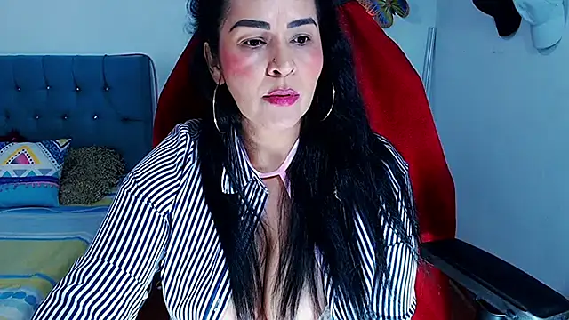 Snapshot of hotsweet-69 chatting on April 18, 2026, 5:11 am hotsweet-69 online show from April 18, 2026, 5:11 am