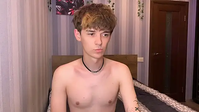 Snapshot of Sweet_Dude chatting on July 8, 2026, 8:13 pm Sweet Dude online show from July 8, 2026, 8:13 pm