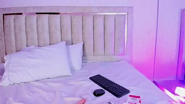 SeleneSantana online show from February 27, 2026, 9:48 pm