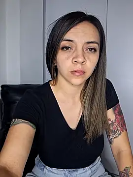 Ana-Spencer online show from April 13, 2026, 2:06 am