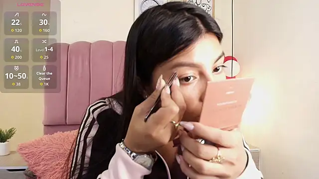 Ateneaaa  online show from April 8, 2026, 7:47 pm