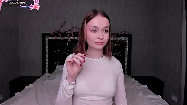 LillianPerry online show from March 9, 2026, 5:28 pm