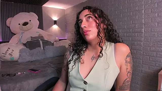 Snapshot of Magic_ivone chatting on February 10, 2026, 11:36 am Magic ivone online show from February 10, 2026, 11:36 am