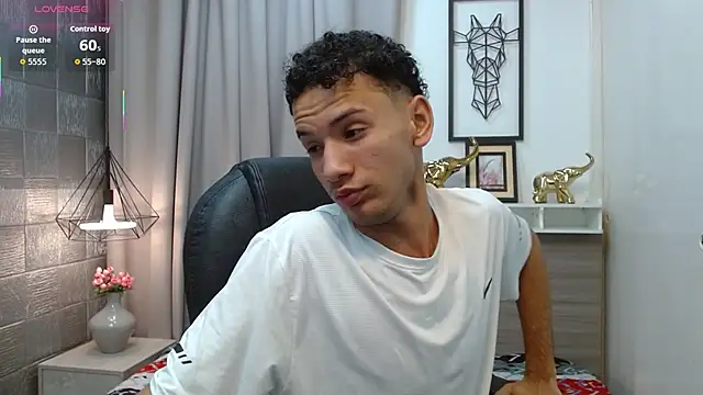 JDWhite18 online show from May 7, 2026, 1:55 am