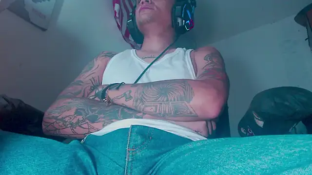 Snapshot of theskateboy chatting on February 11, 2026, 6:29 am theskateboy online show from February 11, 2026, 6:29 am