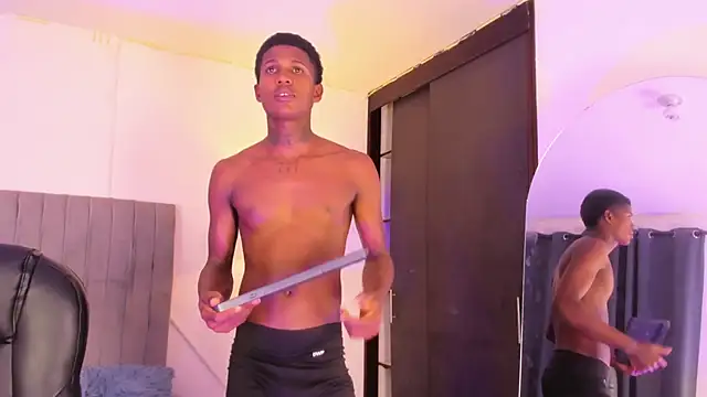 im oleiderr online show from February 8, 2026, 4:05 am