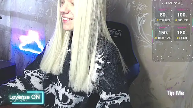 Snapshot of Shiny_Victoria chatting on April 24, 2026, 7:11 am Shiny Victoria online show from April 24, 2026, 7:11 am