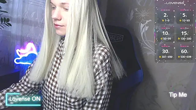 Snapshot of Shiny_Victoria chatting on May 8, 2026, 8:19 am Shiny Victoria online show from May 8, 2026, 8:19 am
