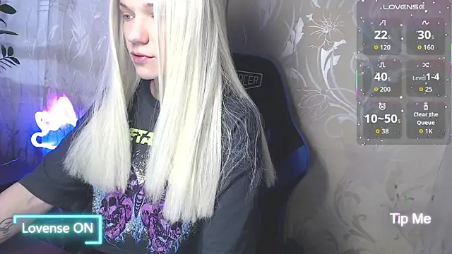 Snapshot of Shiny_Victoria chatting on May 9, 2026, 8:19 am Shiny Victoria online show from May 9, 2026, 8:19 am