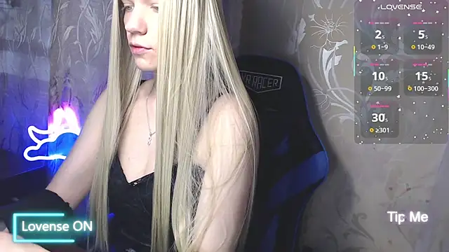Snapshot of Shiny_Victoria chatting on May 26, 2026, 8:21 am Shiny Victoria online show from May 26, 2026, 8:21 am