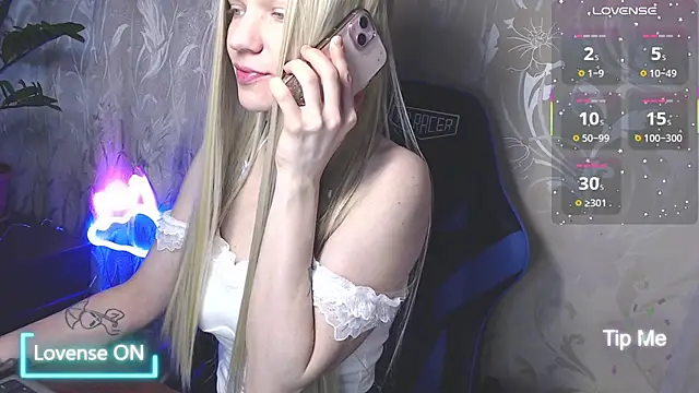 Snapshot of Shiny_Victoria chatting on May 29, 2026, 7:39 am Shiny Victoria online show from May 29, 2026, 7:39 am