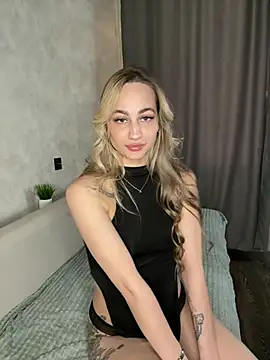 SarahAmour  online show from February 25, 2026, 9:08 am