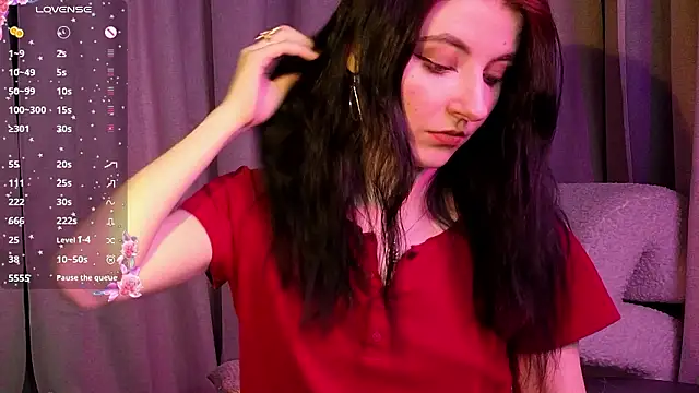 NicoleLuxe online show from March 17, 2026, 7:17 pm