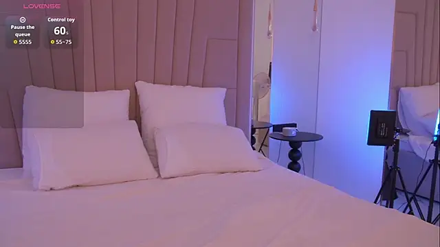 Snapshot of JennyBlow chatting on February 26, 2026, 12:48 pm JennyBlow online show from February 26, 2026, 12:48 pm