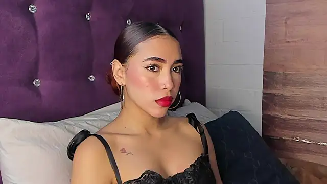 LiaHansson00 online show from July 2, 2026, 4:24 pm