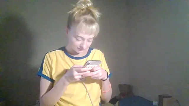 KiwiDreamy1 online show from February 10, 2026, 11:20 pm