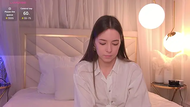 AlisseMoore online show from February 14, 2026, 6:43 am