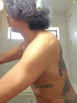 Snapshot of MtaS1 chatting on April 9, 2026, 3:28 am MtaS1 online show from April 9, 2026, 3:28 am