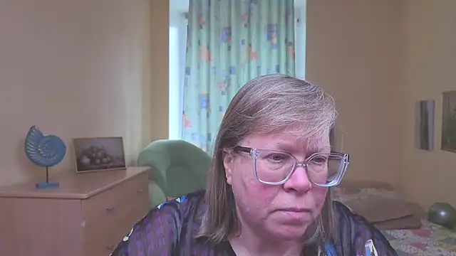 Snapshot of Emma_Eclipsee chatting on March 4, 2026, 10:32 am Emma Eclipsee online show from March 4, 2026, 10:32 am