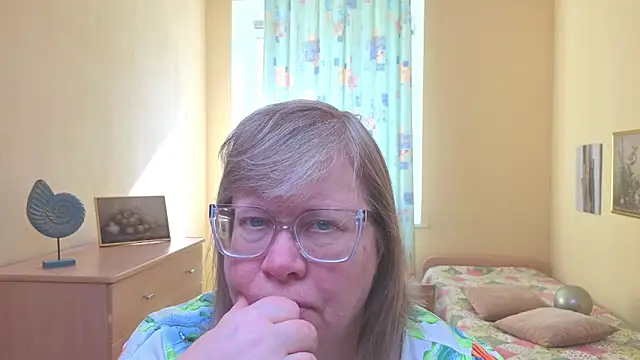 Snapshot of Emma_Eclipsee chatting on March 7, 2026, 10:12 am Emma Eclipsee online show from March 7, 2026, 10:12 am