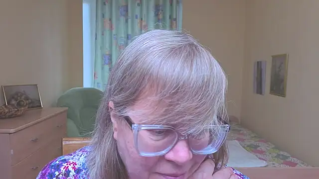 Snapshot of Emma_Eclipsee chatting on April 1, 2026, 1:41 pm Emma Eclipsee online show from April 1, 2026, 1:41 pm