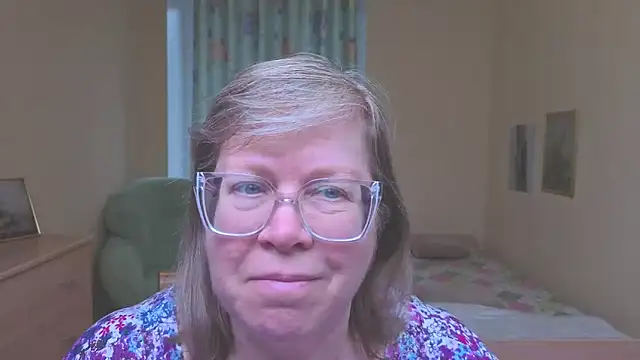 Snapshot of Emma_Eclipsee chatting on April 5, 2026, 12:24 pm Emma Eclipsee online show from April 5, 2026, 12:24 pm