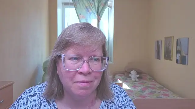 Snapshot of Emma_Eclipsee chatting on May 9, 2026, 11:26 am Emma Eclipsee online show from May 9, 2026, 11:26 am