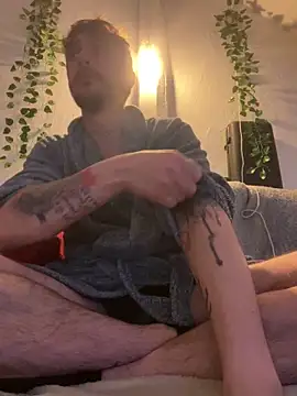 Snapshot of Piratee666 chatting on March 2, 2026, 11:33 pm Piratee666 online show from March 2, 2026, 11:33 pm