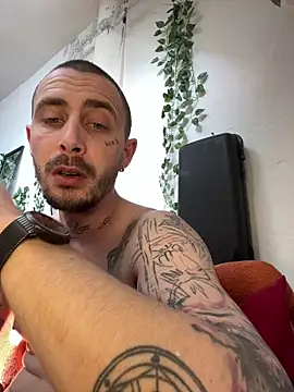 Snapshot of Piratee666 chatting on April 10, 2026, 11:59 am Piratee666 online show from April 10, 2026, 11:59 am