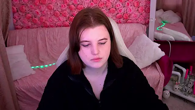 Snapshot of KristiFoxy chatting on March 5, 2026, 6:42 am KristiFoxy online show from March 5, 2026, 6:42 am