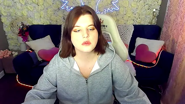Snapshot of KristiFoxy chatting on March 24, 2026, 6:07 am KristiFoxy online show from March 24, 2026, 6:07 am