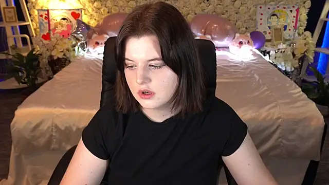 Snapshot of KristiFoxy chatting on March 26, 2026, 7:30 pm KristiFoxy online show from March 26, 2026, 7:30 pm