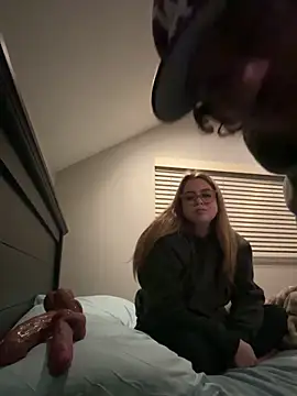 Snapshot of xxlivecouple chatting on February 8, 2026, 7:56 am xxlivecouple online show from February 8, 2026, 7:56 am