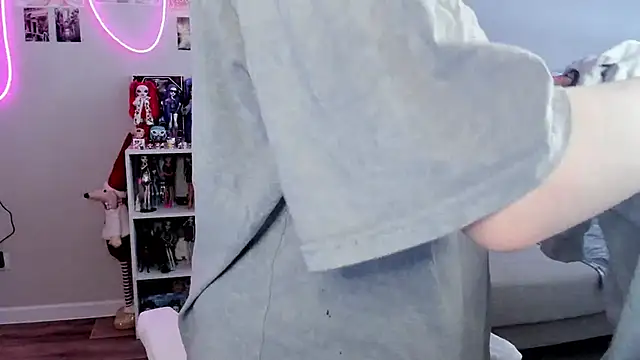 MollysLand online show from March 3, 2026, 8:20 am