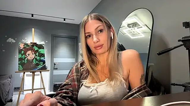 Snapshot of SoftnessMila chatting on February 2, 2026, 3:11 pm SoftnessMila online show from February 2, 2026, 3:11 pm