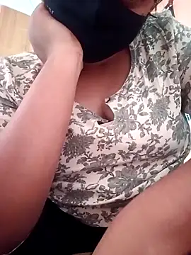 Snapshot of vyshali_vyshu chatting on February 24, 2026, 11:52 am vyshali vyshu online show from February 24, 2026, 11:52 am